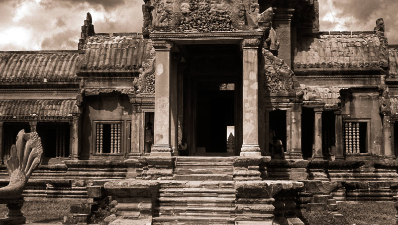 Passage dans l’enceinte extérieure d’Angkor Wat en 1992