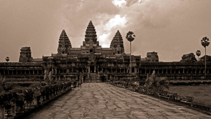 Chaussée vers le sanctuaire d’Angkor