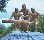 Trois statues de Bhamo