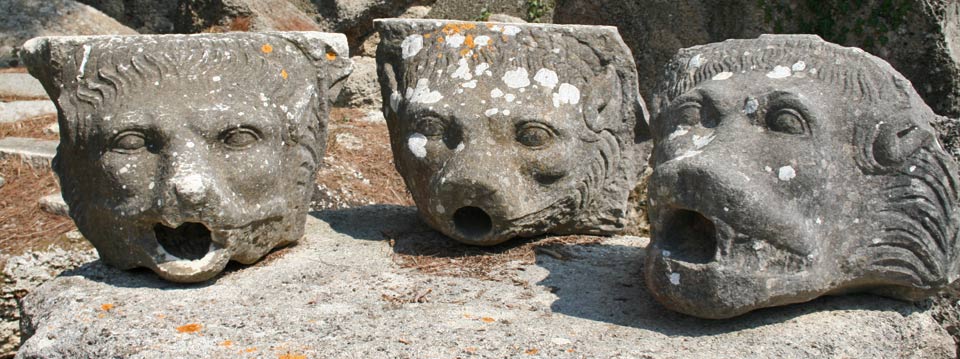 gargouilles du Temple de Zeus à Olympie