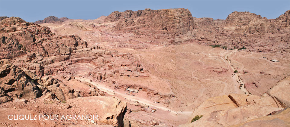 Vue panoramique du Théâtre au Grand temple