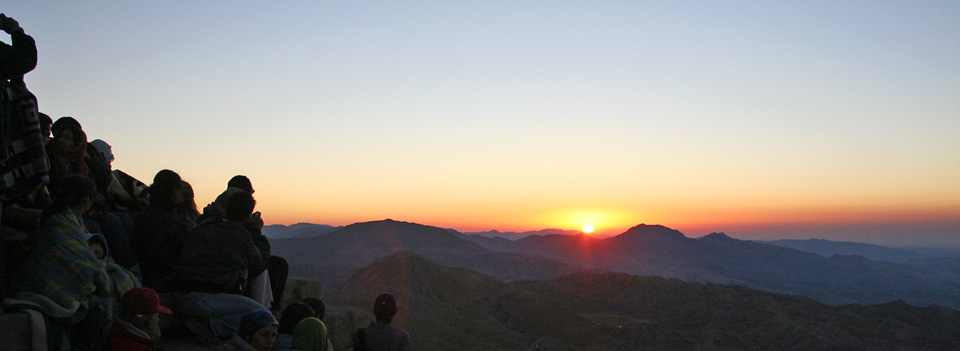 Lever du soleil sur le Nemrud Dag