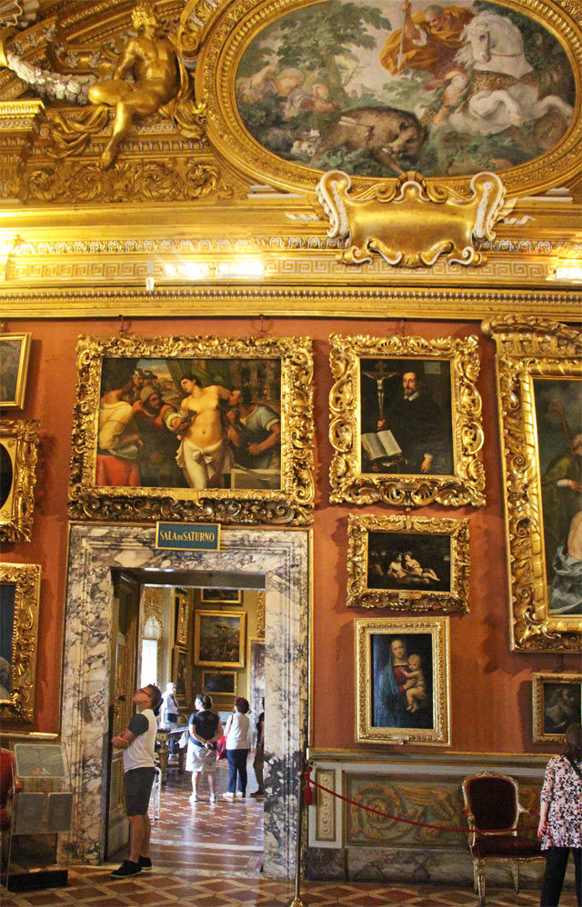 Salle Saturne au Palais Pitti